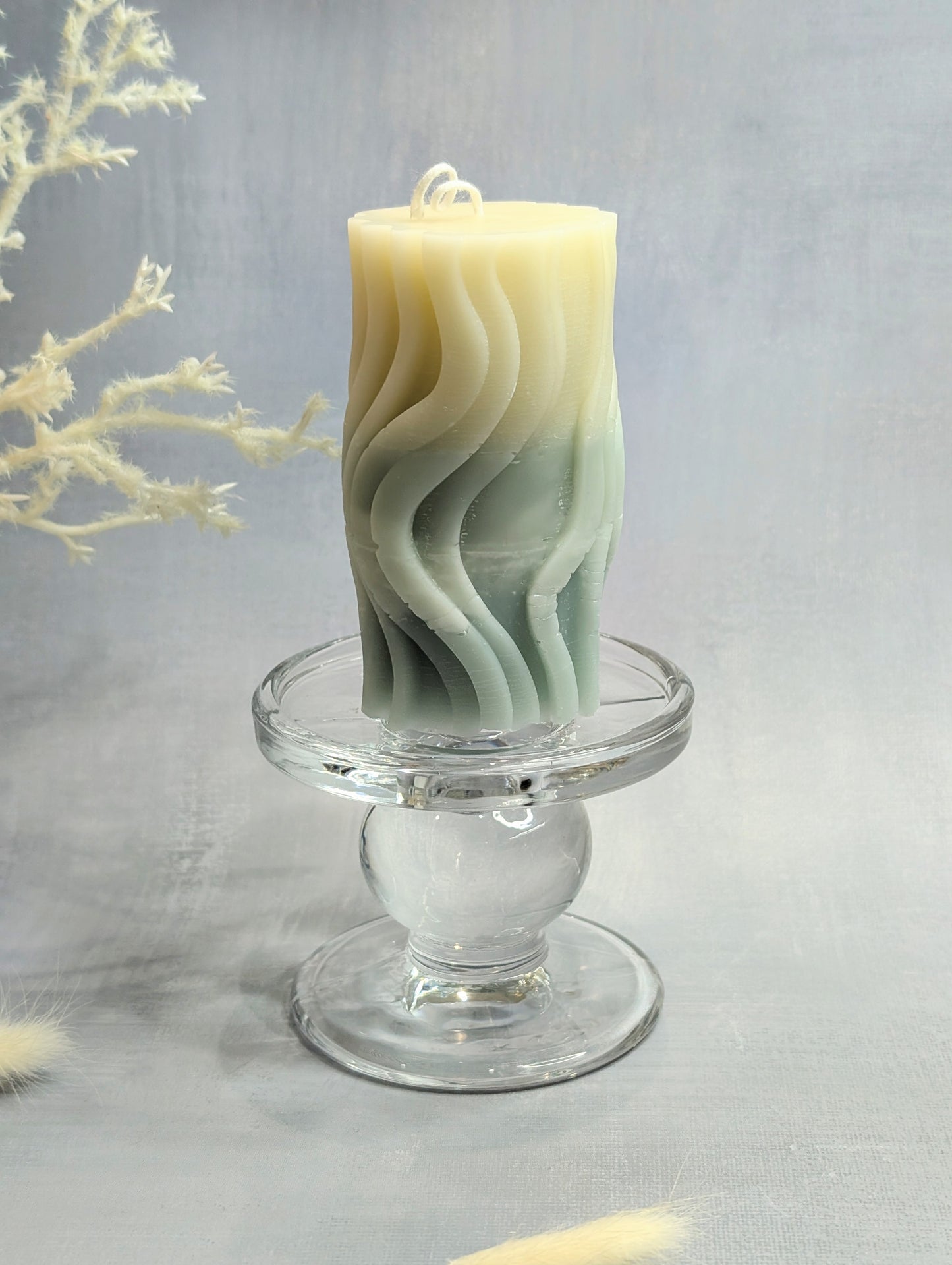 Wavy candle in colonial blue