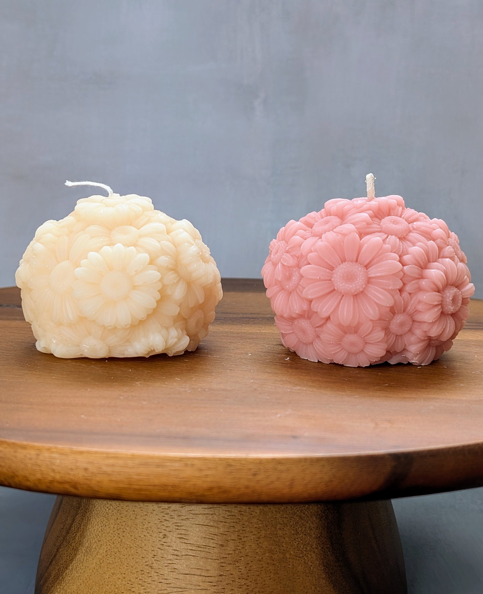 Daisy Ball Candle